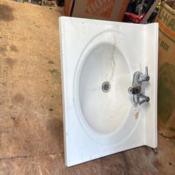 Newport Sink. 25x19 White