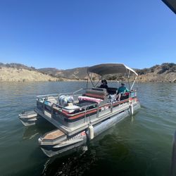 “Slow Cookin” 1988 Bass Tracker Pontoon Boat 