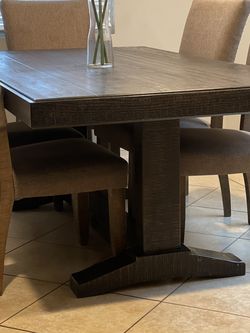 Living Spaces Dining Table For 6