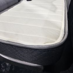 Twin 5 Inch Plush Foam Mattress 