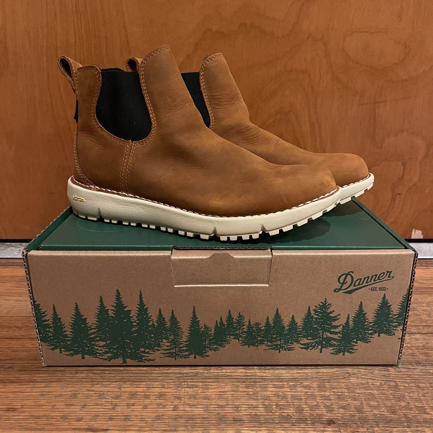 Danger Tramline Chelsea 917 Size 9.5 Mens D Width for Sale in
