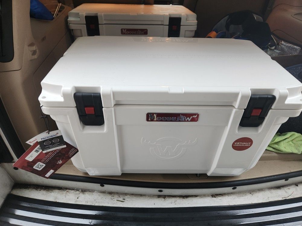 Moosejaw Ice Fort 50-Quart Hardshell Cooler