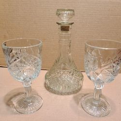 Vintage wine decanter Limited Edition Collector Decanter Mogen David Wine pressed glass genie bottle liquor decanter with cork

