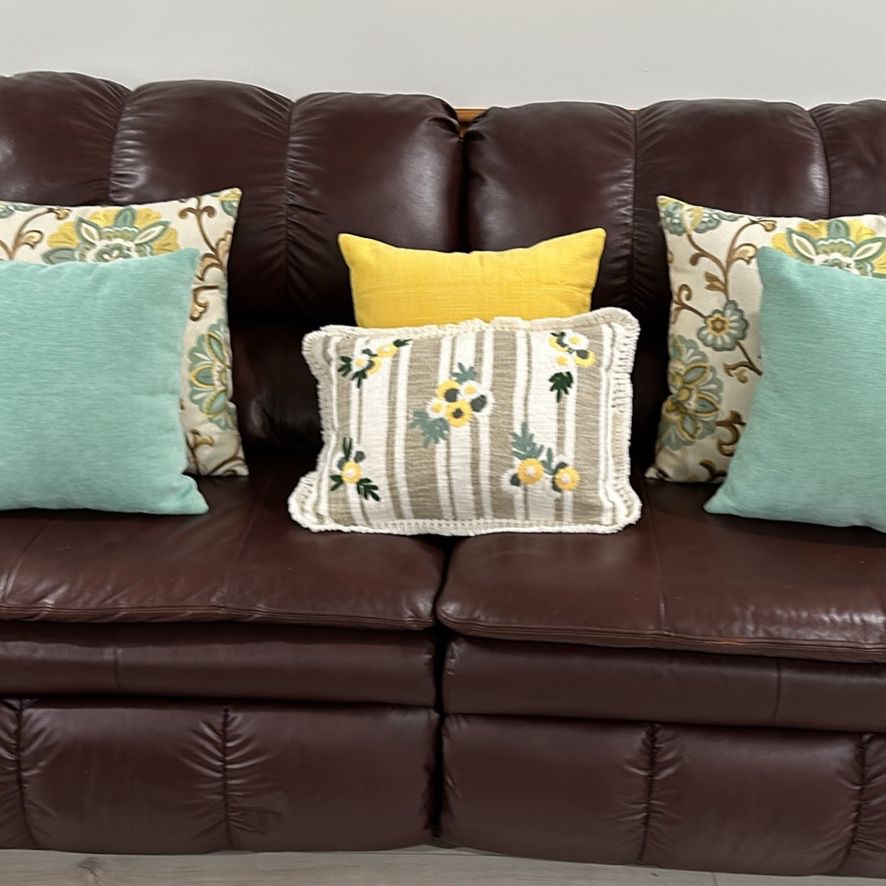 Update: PRICE DROP.!! Brown Leather Reclining Sofa 