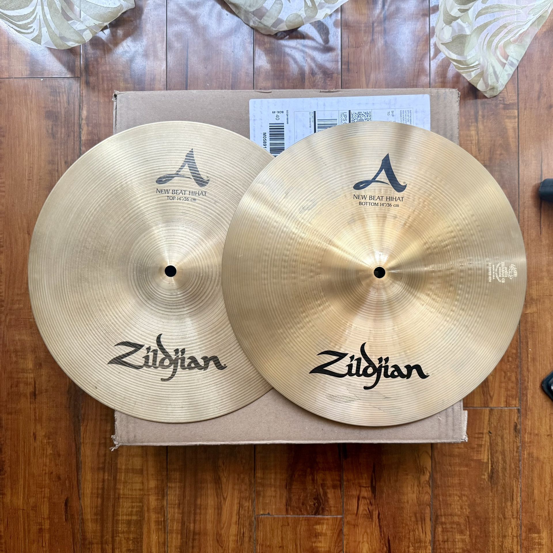 中古 白抜きロゴ Zildjian NEW BEAT HIHAT 14インチ 上下ペア