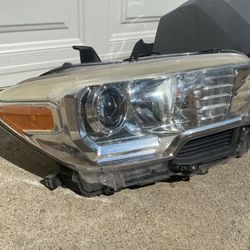 Toyota Tacoma Headlight