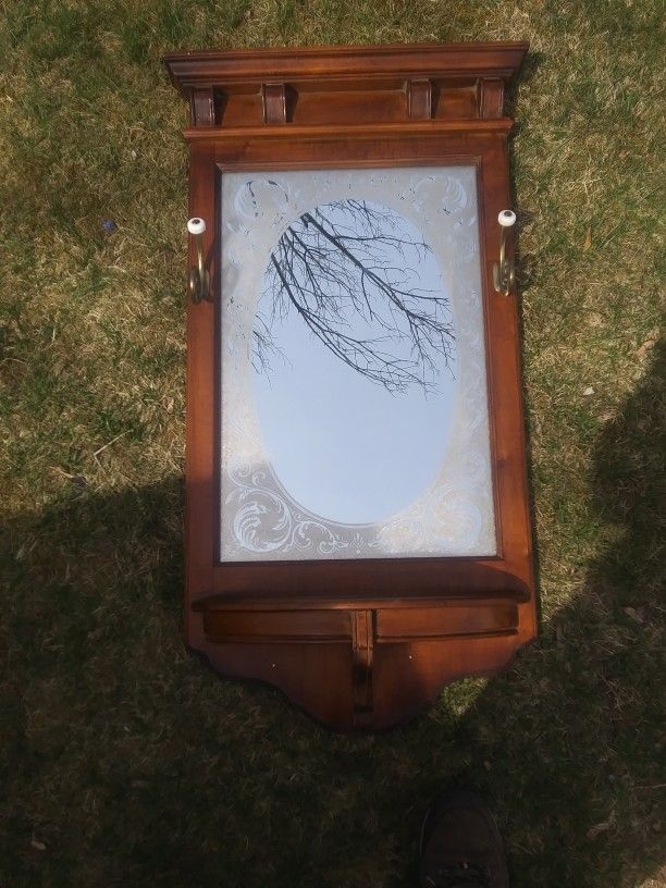 Vintage Pulaski Furniture Corporation wall mounted mirror
