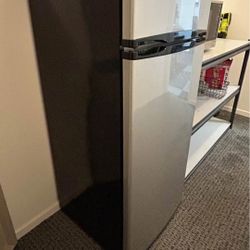 Mini Refrigerator 