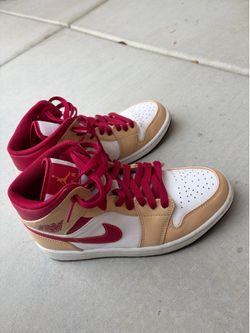 Air Jordan 1 Mid Light Curry