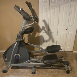 Nautilus 618 Elliptical (Like New)