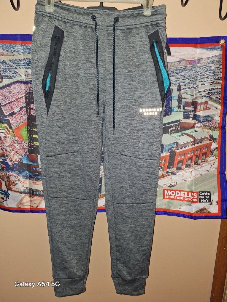 American Eagle Men’s Skinny Leg Flex Active Jogger Sweatpants,Size Small, Gray $35