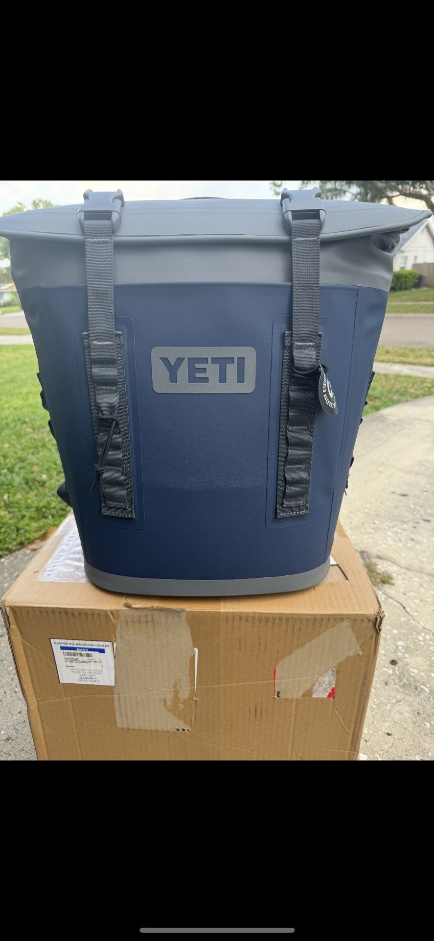 New YETI M12 Soft Backpack Cooler…… Navy Blue