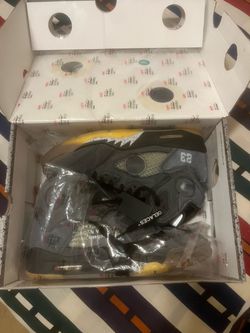 Off White Jordan 5’s black/grey good condition