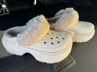 Crocs Platform Clogs with Faux Fur Lining W10