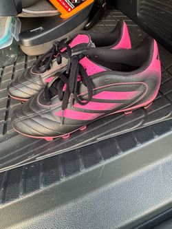 Girls soccer cleats