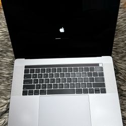 2017 Macbook Pro 15” 16GB Ram , 1TB SSD