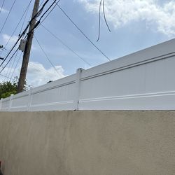 Vinyl topper fence