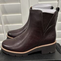 NEW Naturalizer Dark Brown Darry Water Repellent Platform Boots (Women’s Size 8) - $60