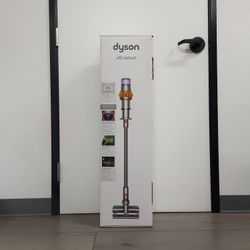 New Dyson V15 Detect Vacuum Cleaner