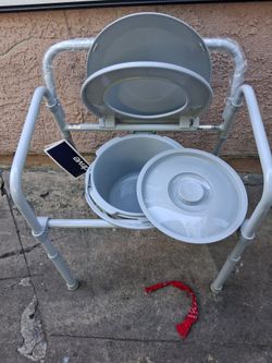 Drive Medical Bedside Commode Chair