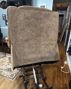 Power lift recliner