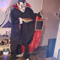 Vampire Host Decoration