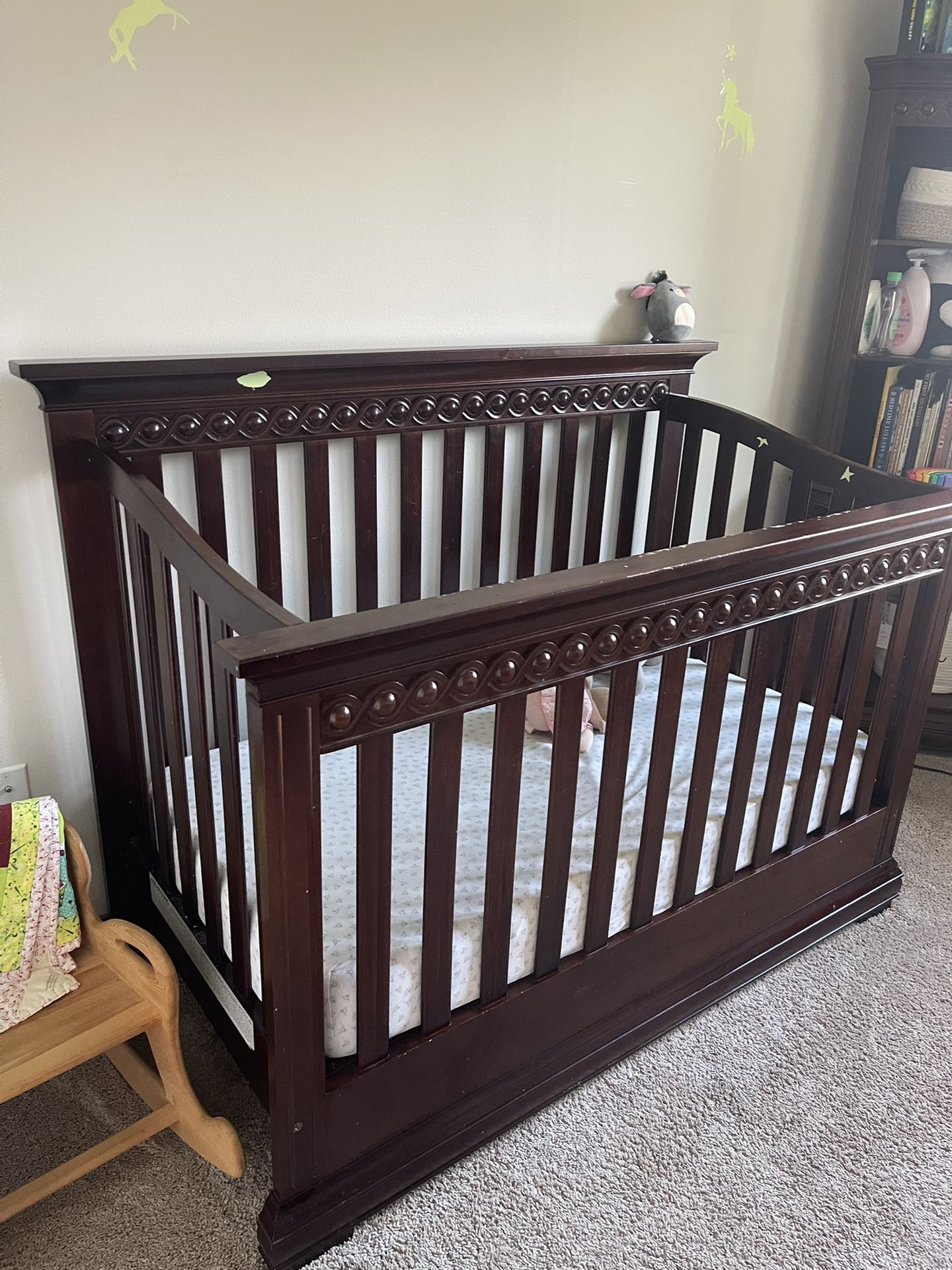 Crib With Gently Used Mattress 