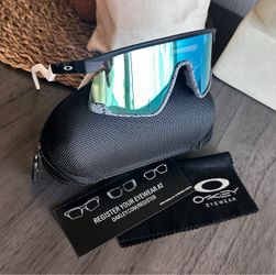 New Oakleys Box, Pouch Cloth All Included
