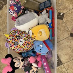 Giant Box Or Stuffed Animals And Toys