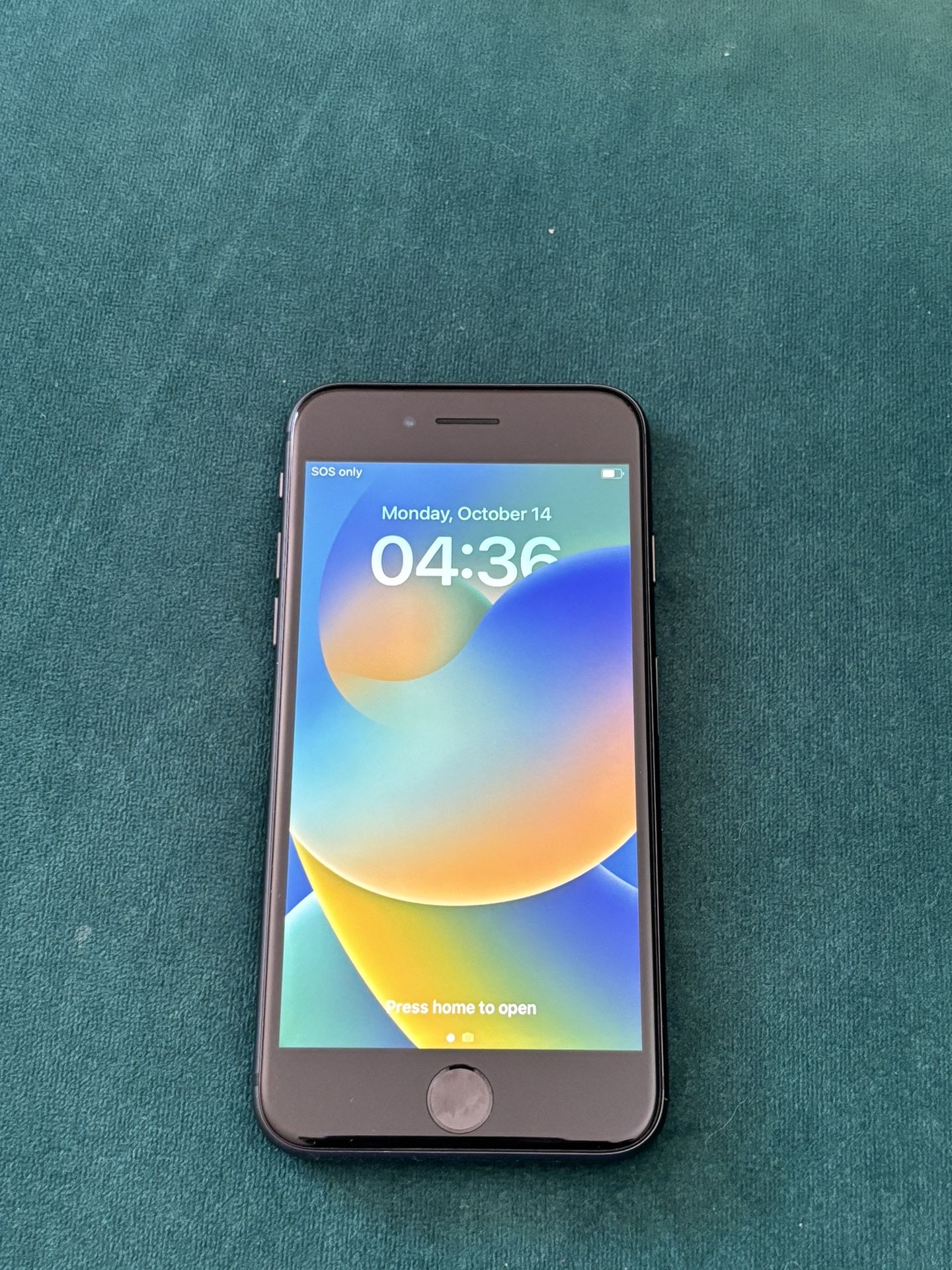 Apple iPhone 8 64GB 99% Battery
