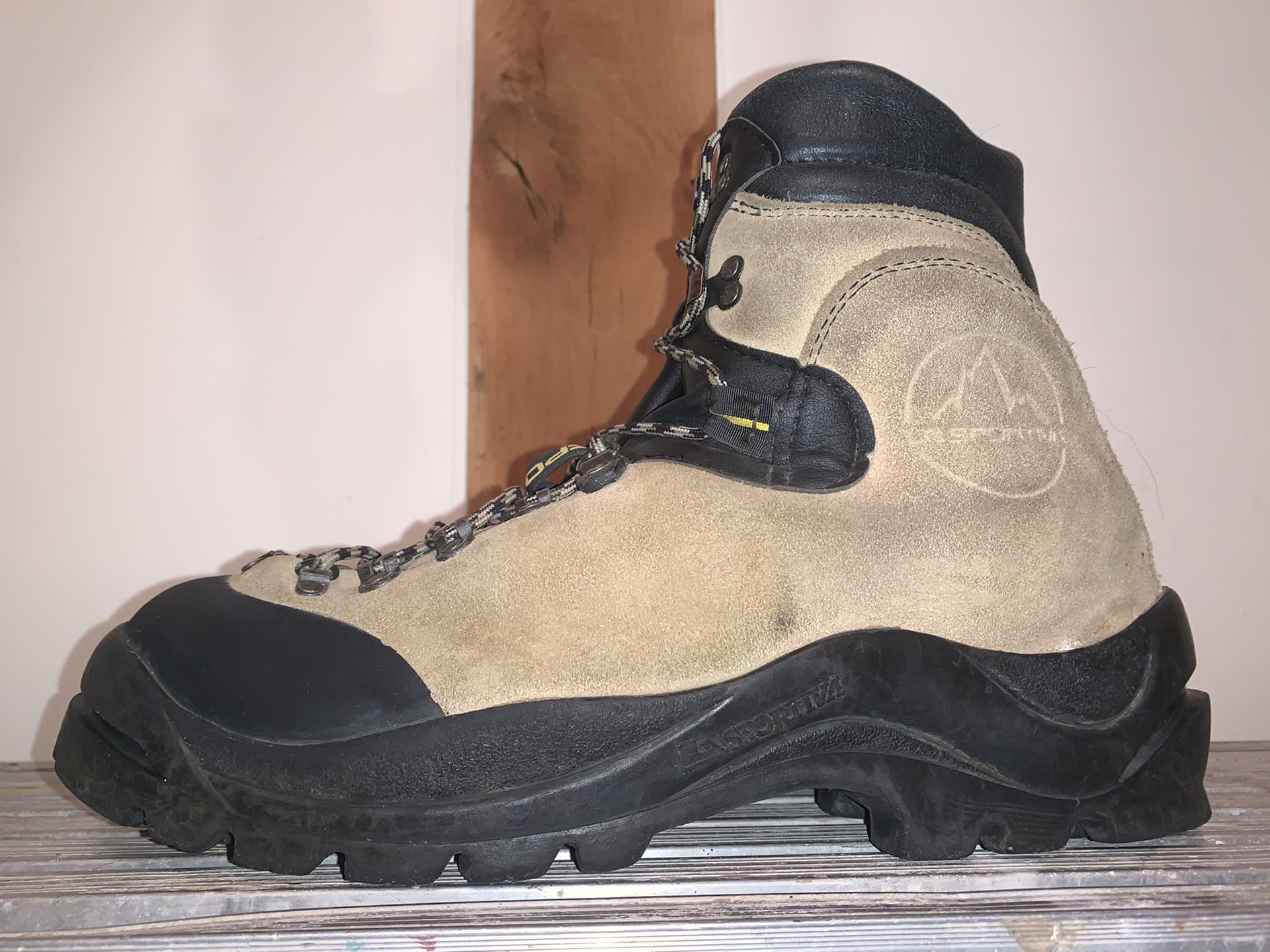 La sportiva Makalu Mountaineering boots, tan, size EU-46.5