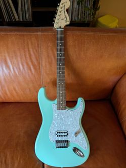 Fender Stratocaster - Tom Delonge Signature Strat - Surf Green Mint
