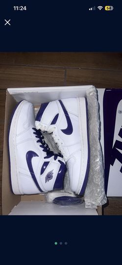 Women’s Jordan 1s