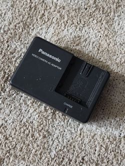 Panasonic Camcorder Battery Charger / AC Adaptor PV-DAC14D