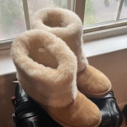 UGG BOOTS 