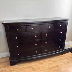 SOLID WOOD DRESSER/NIGHT TABLE 