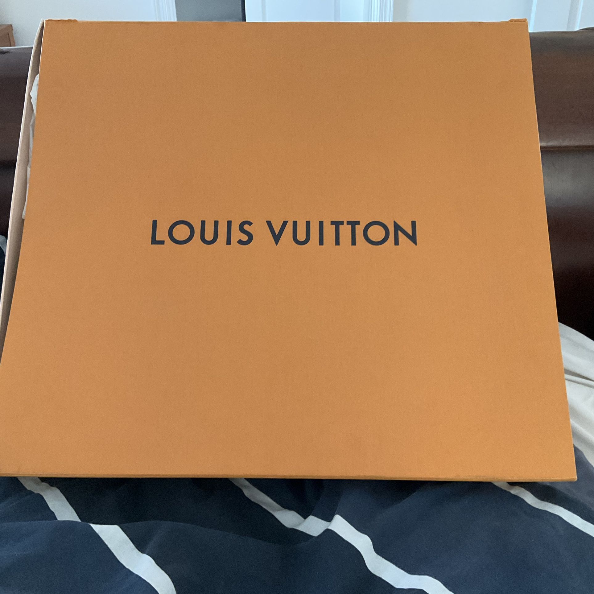 Louis Vuitton x Supreme Size XL Black LV monogram men's long sleeve jacket  for Sale in Detroit, MI - OfferUp