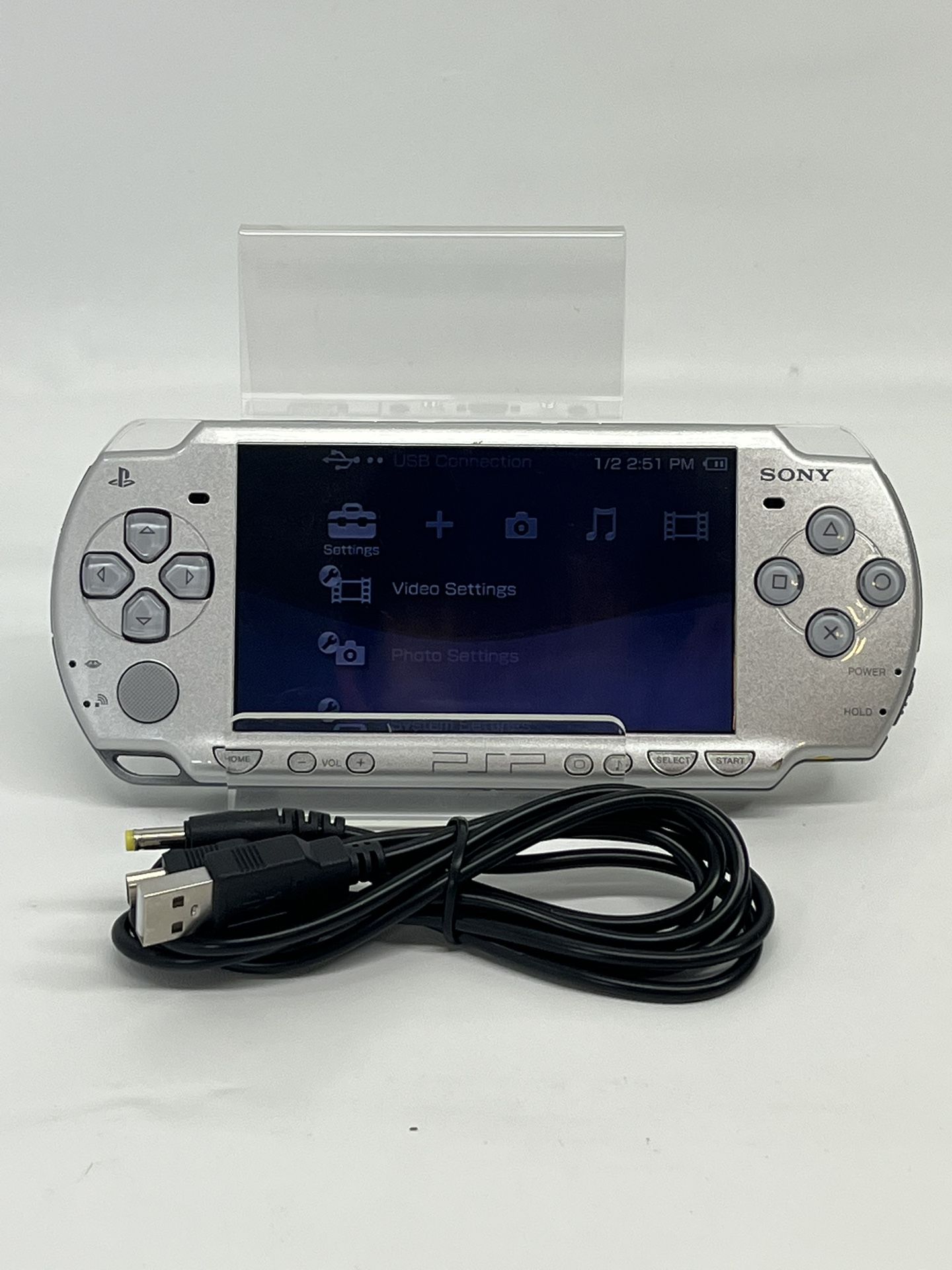 Sony PSP 3001 Silver Console With Battery Charging Cable & 1 GB Memory Stick