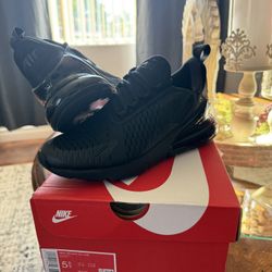 Nike Air Max 270 Triple Black 