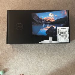 Dell Ultrasharp 27 Inch Monitor - U2722DE