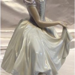 Lladro “Weary Ballerina” Porcelain Figurine Model 5275 Retired Dancer Ballet Girl