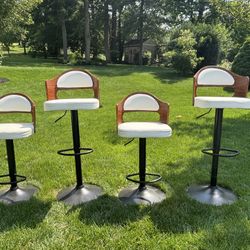 Nalupatio Swivel Bar Stools