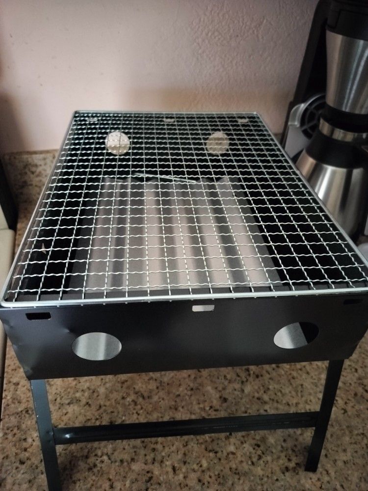 Portable BBQ Grill, Small Charcoal Grill, Collapsible Legs Small BBQ Grill