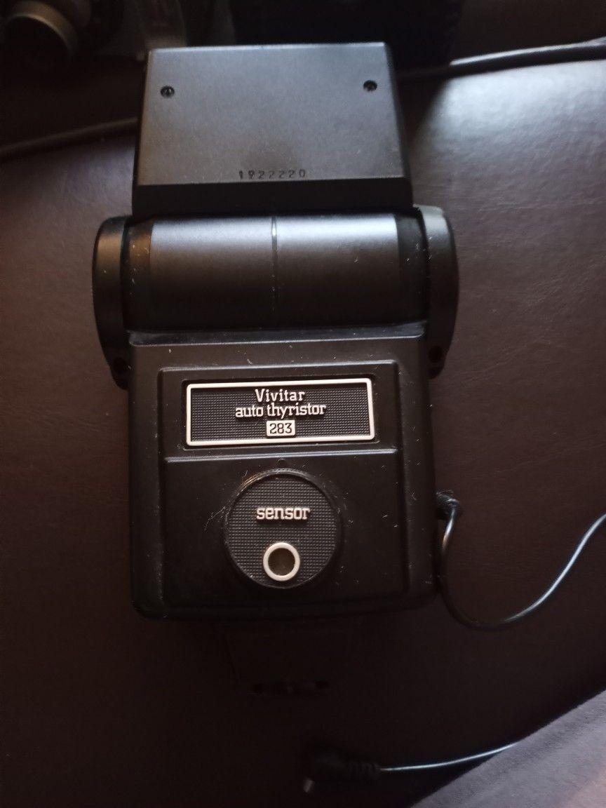 Vivitar Auto Thyristor 283-Sensor Flash 