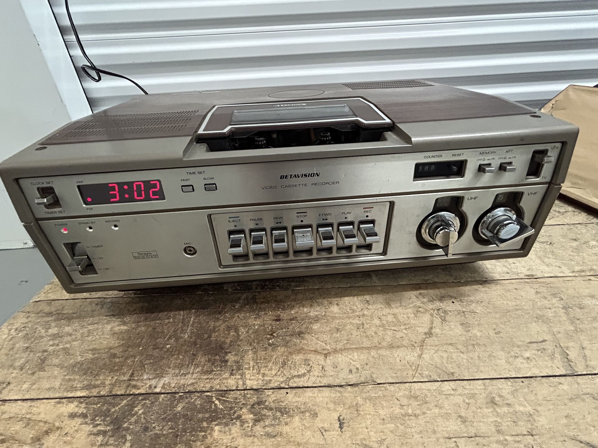 PARTS OR REPAIR ONLY Sears Betavision Video Cassette Recorder Model (contact info removed)0 Powers On Clock Sets Time Tape Door Opens & Closes