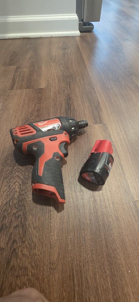 Milwaukee Drill With Battery 