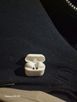 Earphones  Apple  god condition