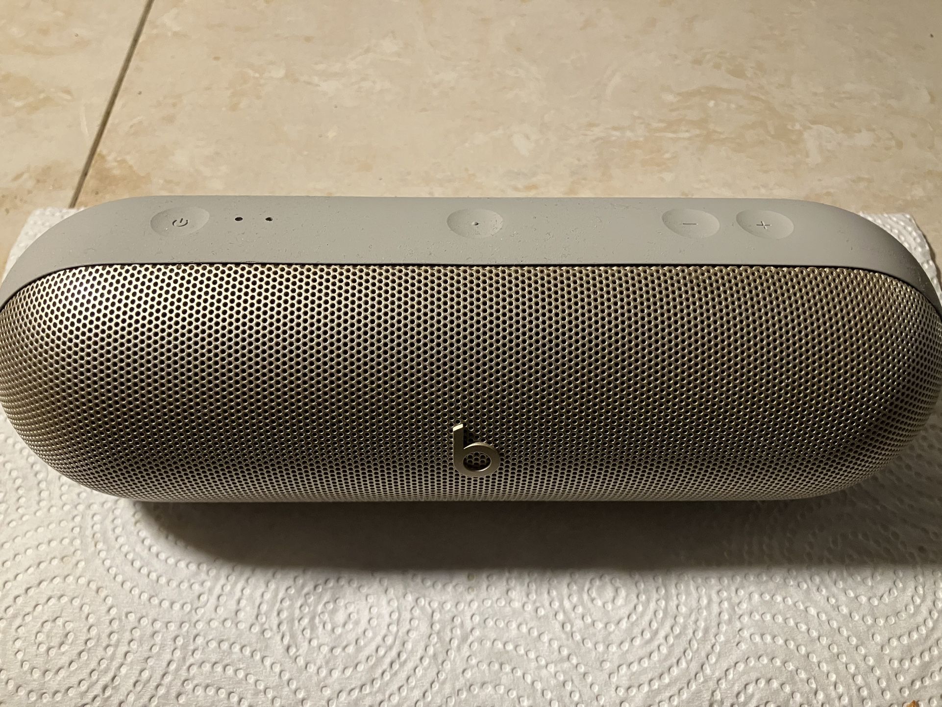 Beats Pill