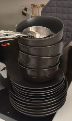 Kitchen dishes