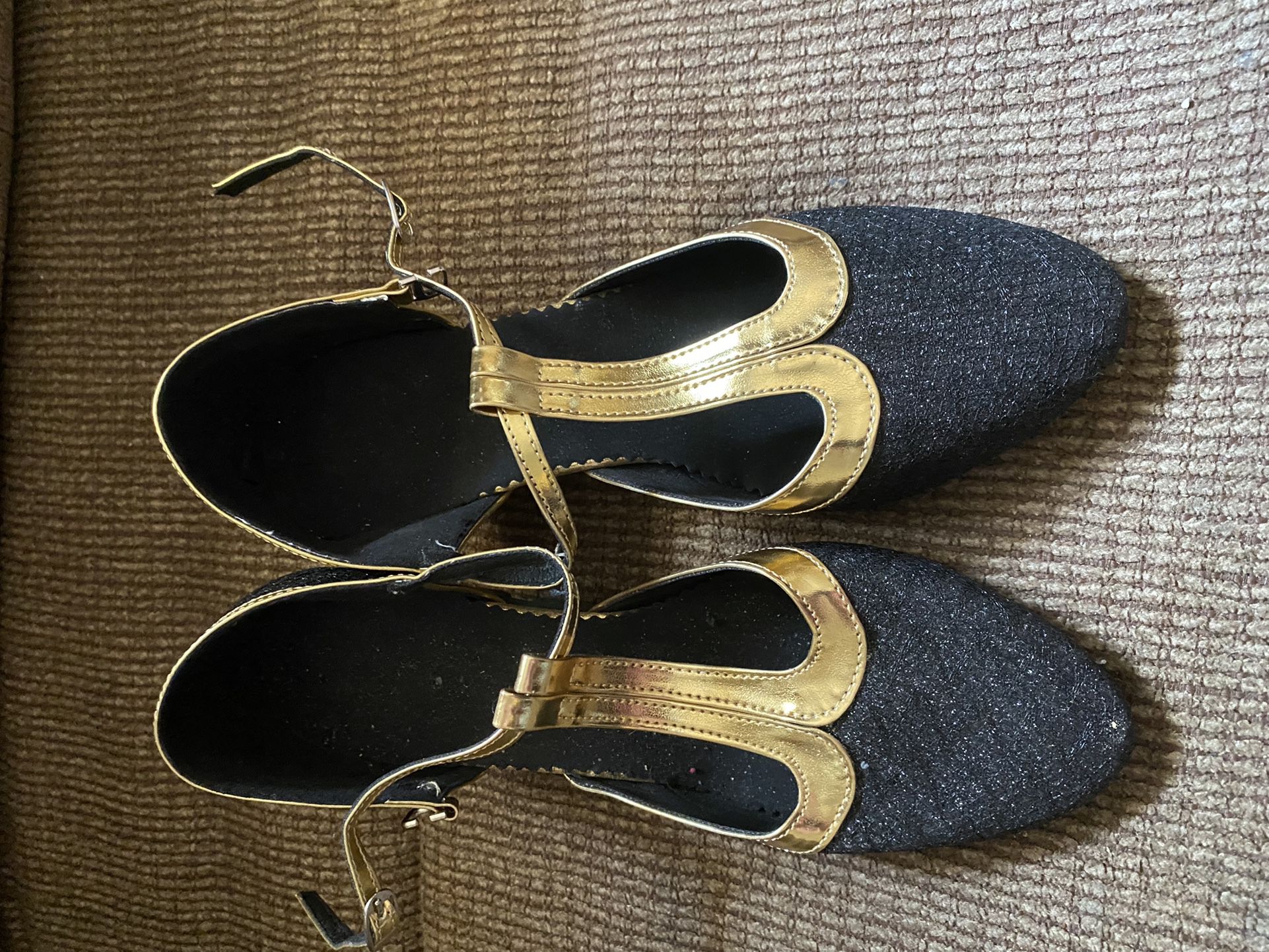 Unknown Brand Gold And Black Glitter Mid Heel Dress Shoes Size 38 Or 6  $5.00